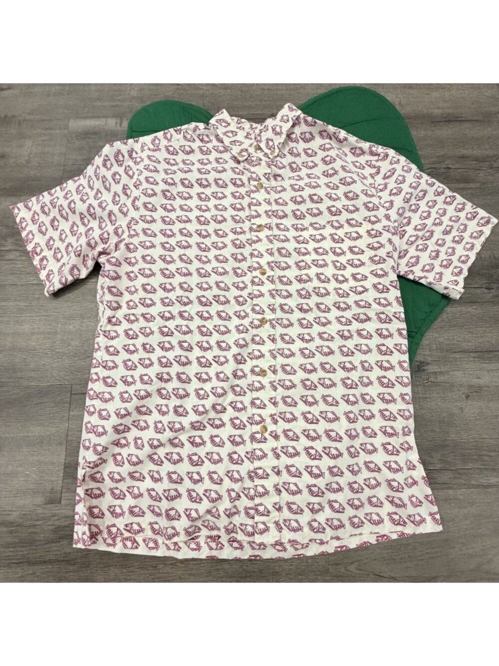 Kahala Hawaii Men Medium Humuhumunukunukuapuaa Button Front Aloha Hawaiian Shirt